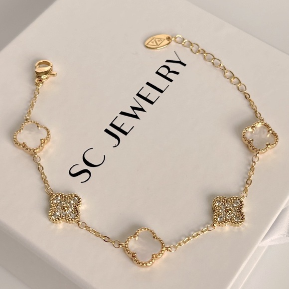 Petite Clover Bracelet Mother of Pearl & Real Zircon Luxury Jewelry - Picture 1 of 11